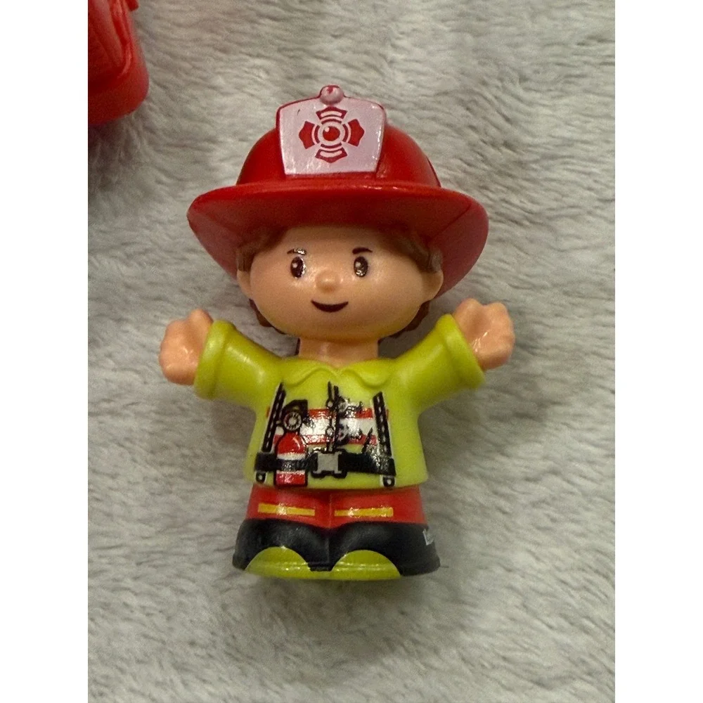 Fisher-Price Little People Fire Truck with Firefighter Erika Figure‎ Red Toy Set